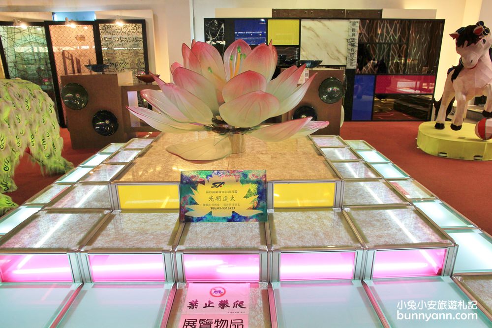 台灣玻璃館》玻璃媽祖廟，超美黃金隧道和炫麗迷宮玩半天