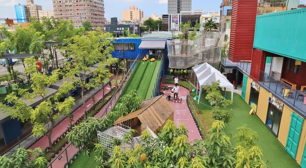 網站近期文章：台南親子景點推薦！台南貨櫃公園，暢玩滑草、樹屋、小卡丁車，貨櫃組成超大樂園