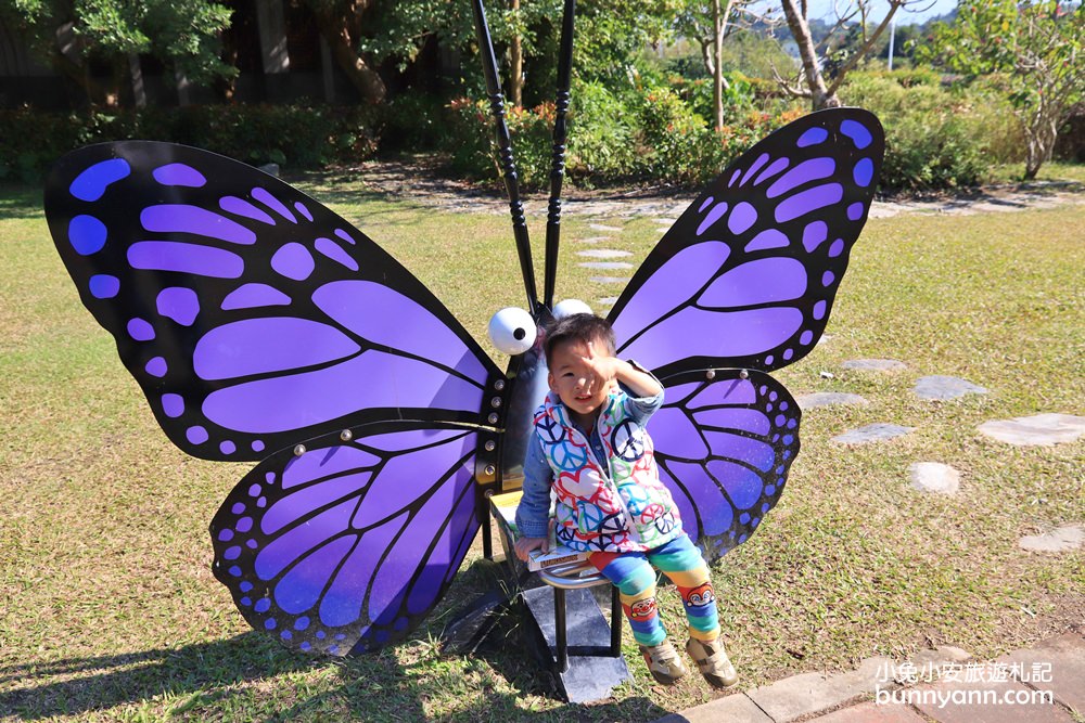 嘉義新嘉大昆蟲館，走進蝴蝶森林裡，全台唯一的旋轉彩蝶柱