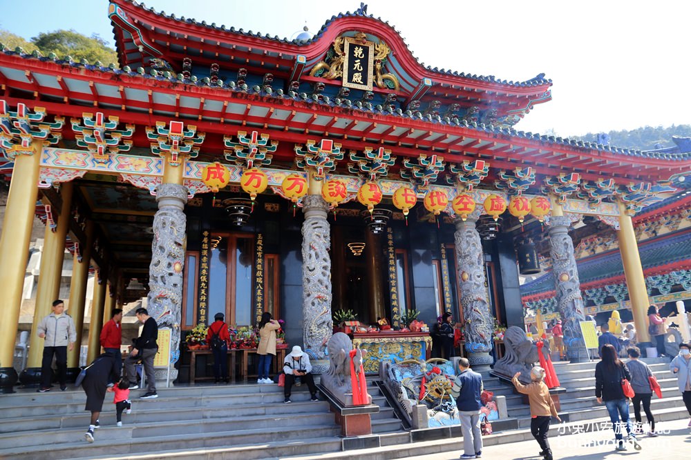南投埔里地母廟參拜一日遊，氣勢磅礡的青瓦色廟宇風情