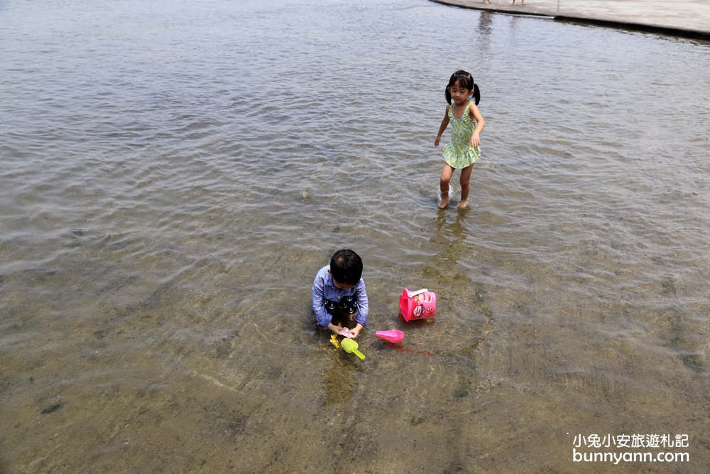 基隆和平島公園玩水玩沙！阿拉寶灣秘境介紹，海水泳池門票交通