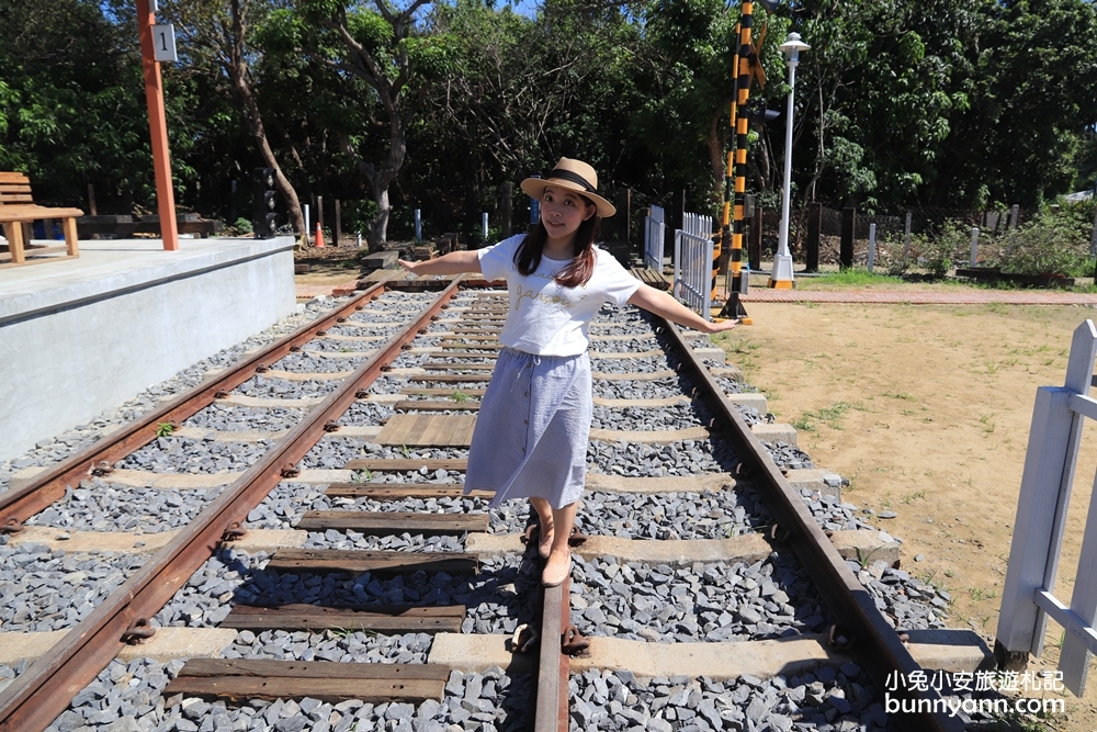 台南新景點》免費拍!最新鐵支路公園，停靠在牛稠子車站，盡情漫步鐵軌～
