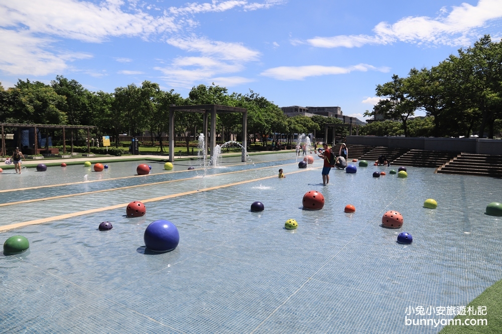 新北「鶯歌陶瓷博物館」水廣場免費玩水，門票與特色介紹
