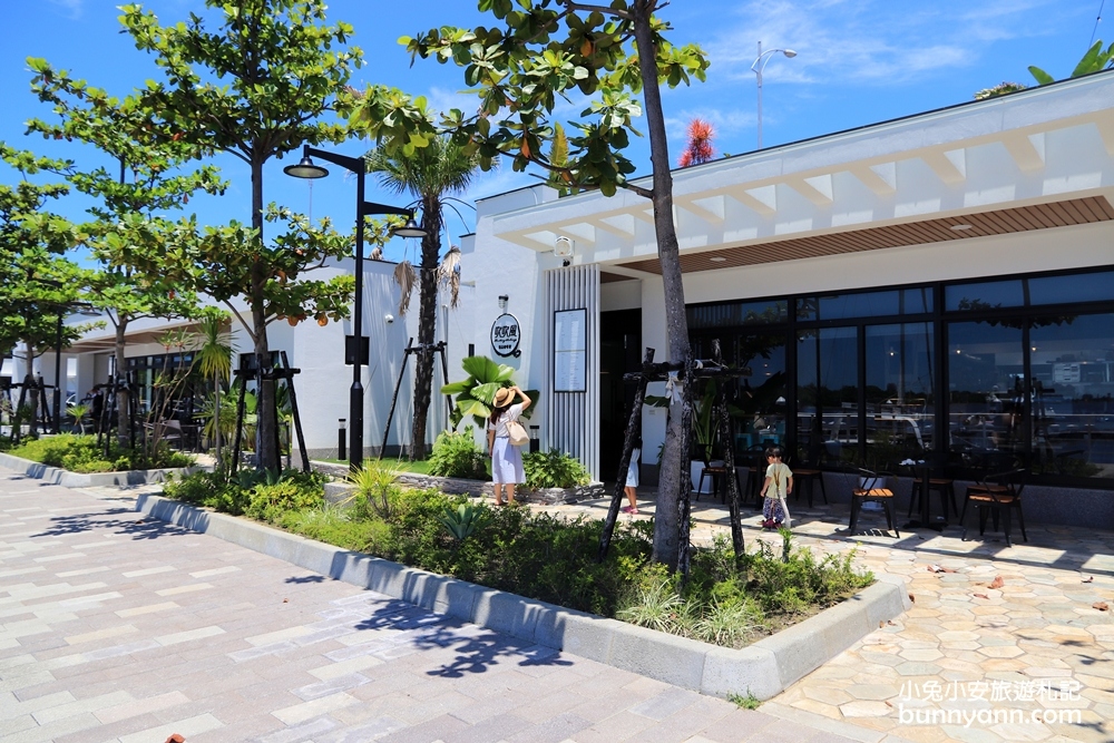 台南亞果安平店》吹吹風精品咖啡館，希臘式度假來看海喝咖啡