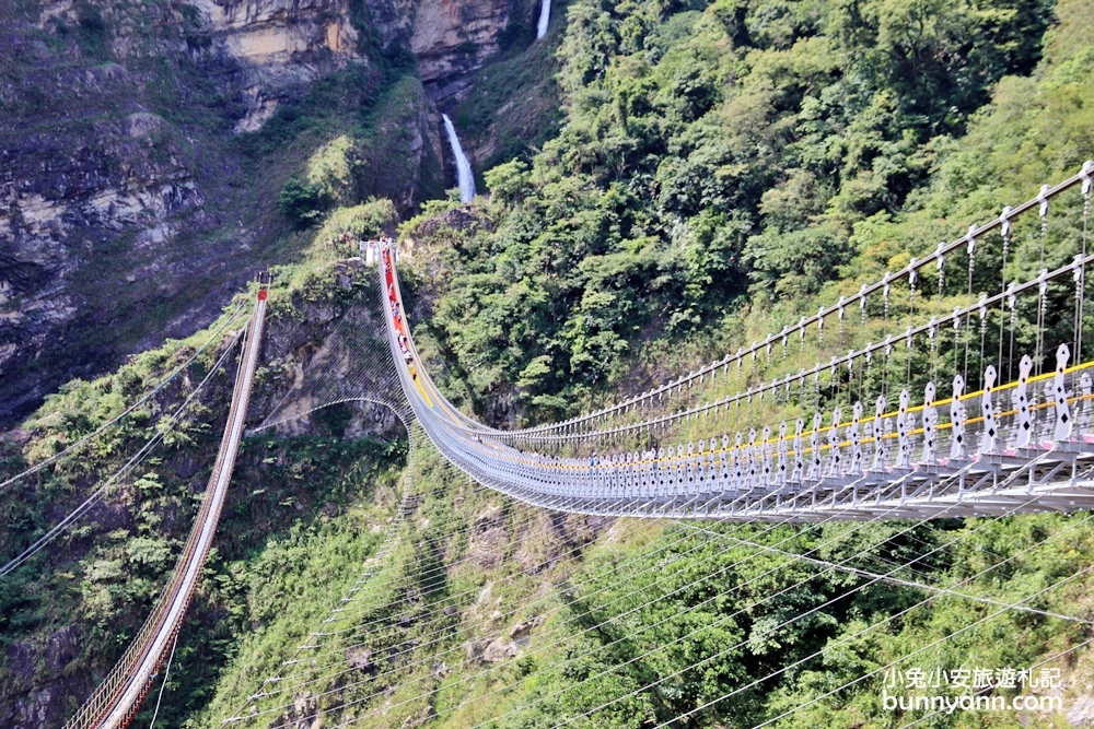 挑戰超美雙龍瀑布七彩吊橋一日遊，雙層瀑布、遼闊山谷全收錄