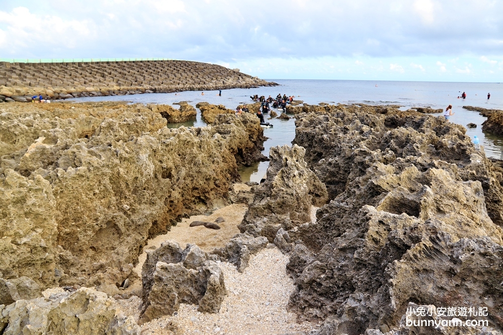 屏東景點》墾丁玩水景點！隱藏版小巴里島岩，享受清澈沁涼海水～
