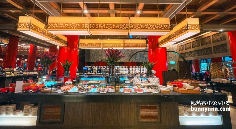 網站近期文章：台北推薦「圓山大飯店松鶴廳」物超所值自助餐，清蒸三點蟹超好吃。