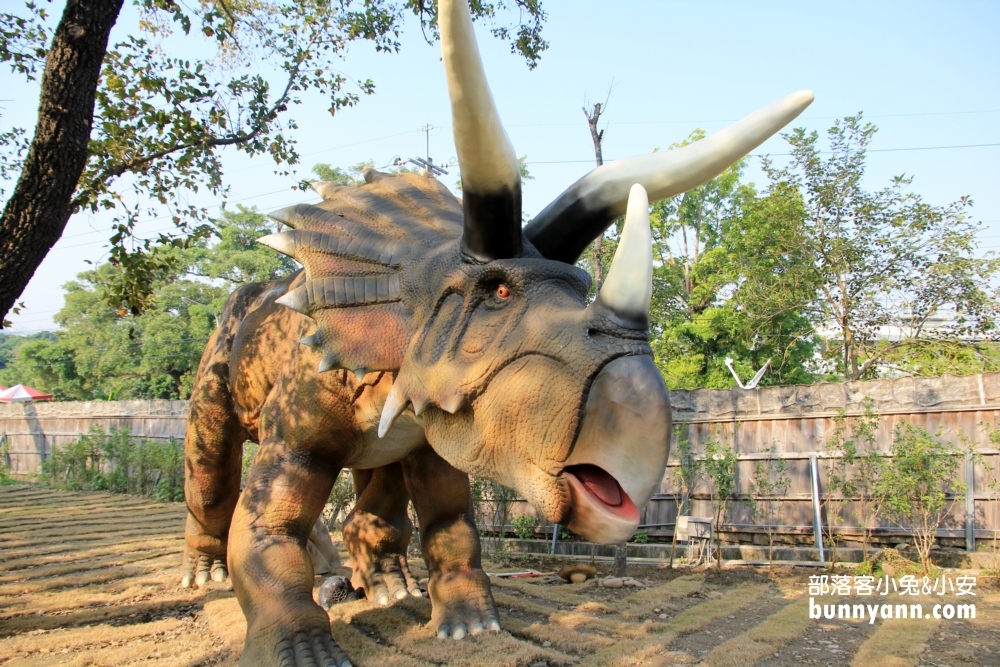 彰化景點》百果山探索樂園，恐龍世界的侏儸紀霸王龍來襲！