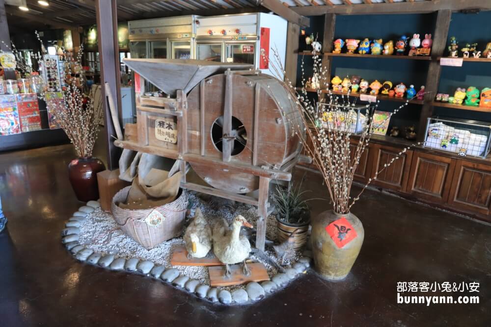 宜蘭鴨寮故事館，只要一百元，體驗撿鴨蛋餵鴨吃飯樂趣