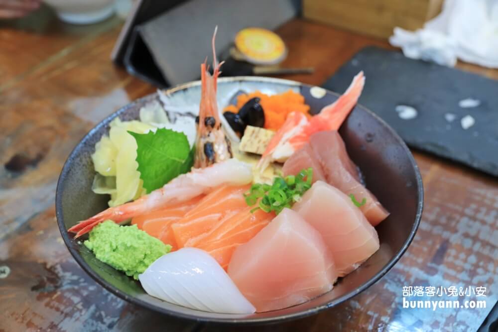 琉球番壽司，生魚片厚度份量沒在客氣，人氣丼飯便宜必點