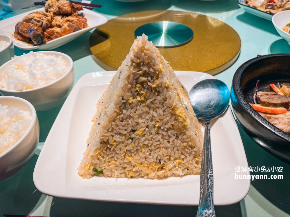 淡水海宴新台菜會館，超酷的金字塔炒飯不錯吃