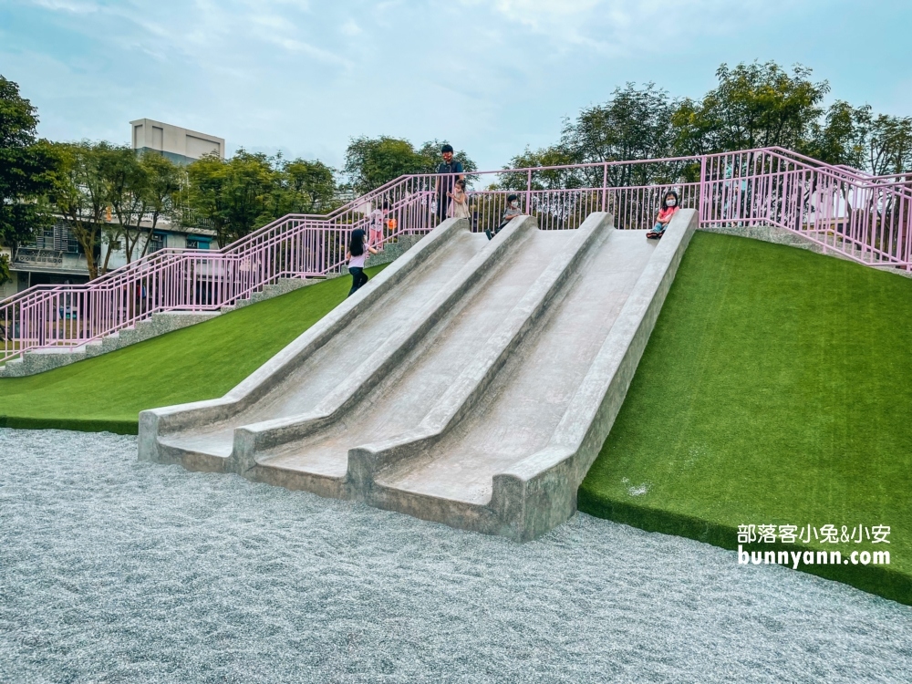 宜蘭羅東九號公園好好玩，可玩水玩溜滑梯跟盪鞦韆