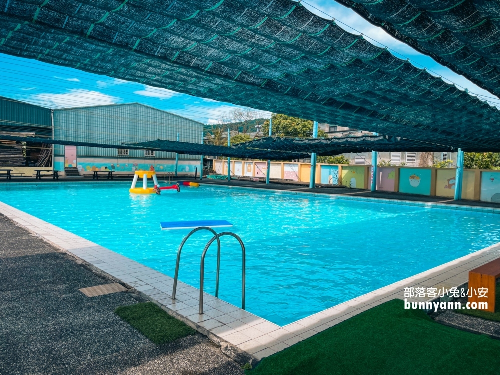宜蘭冬山松樹門游泳池，嗨玩三層樓滑水道(2022門票)