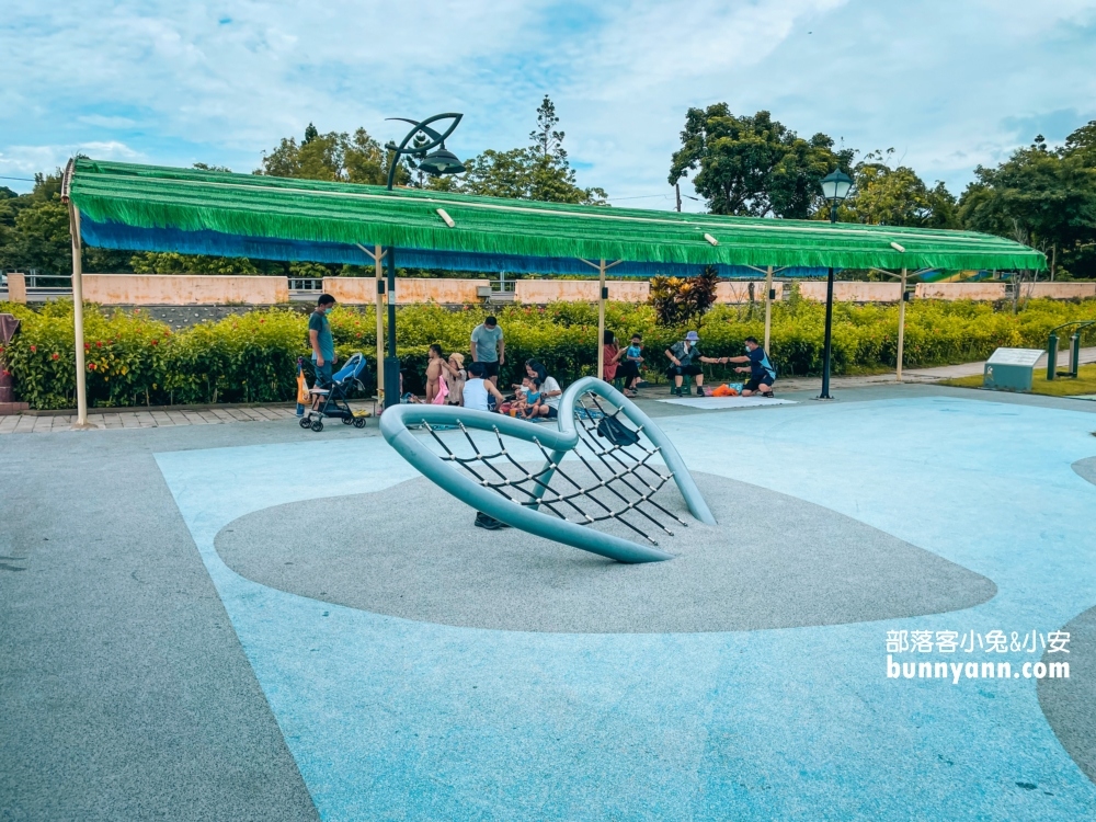 嘉義【竹崎親水公園】超狂兒童戲水區攻略，玩水景點必推這裡