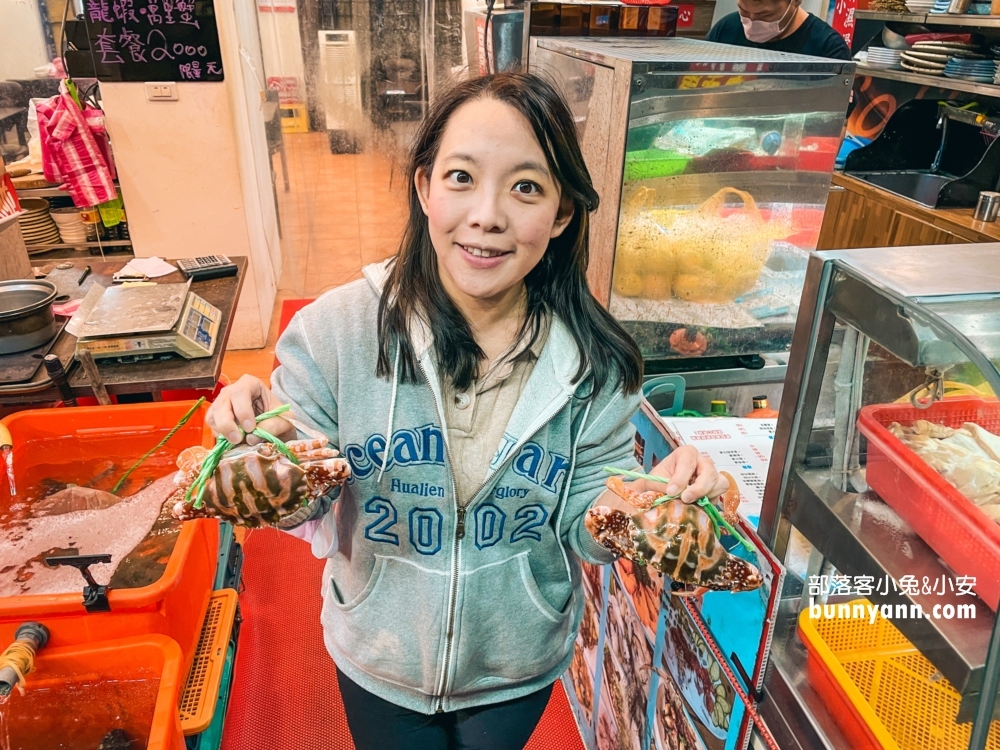 【阿杰萬里蟹】野柳海鮮餐廳，自家漁船抓的螃蟹又好停車