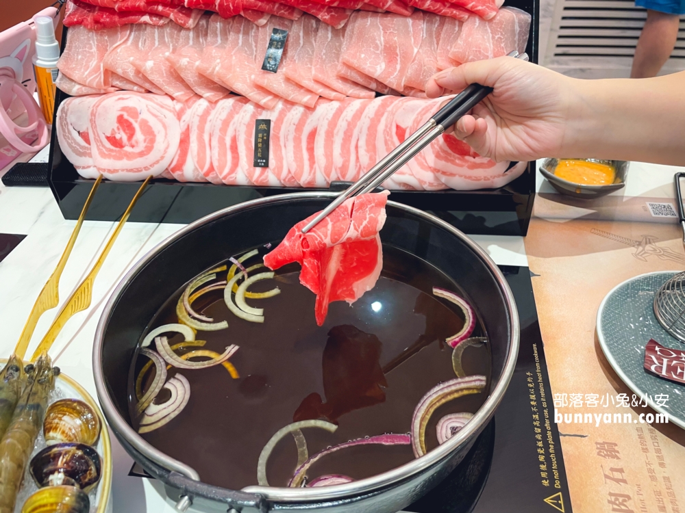 【嗑肉石鍋春日路店】桃園火鍋自助吧吃到飽餐廳，價位與肉質分享!!