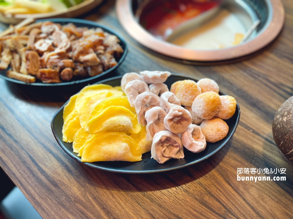 【辛巴適麻辣鍋】台北吃到飽餐廳，價位與菜色分享!!