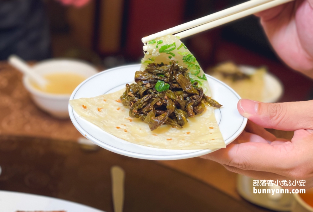 大安美食「驥園川菜餐廳」號稱最含膠質的砂鍋雞湯