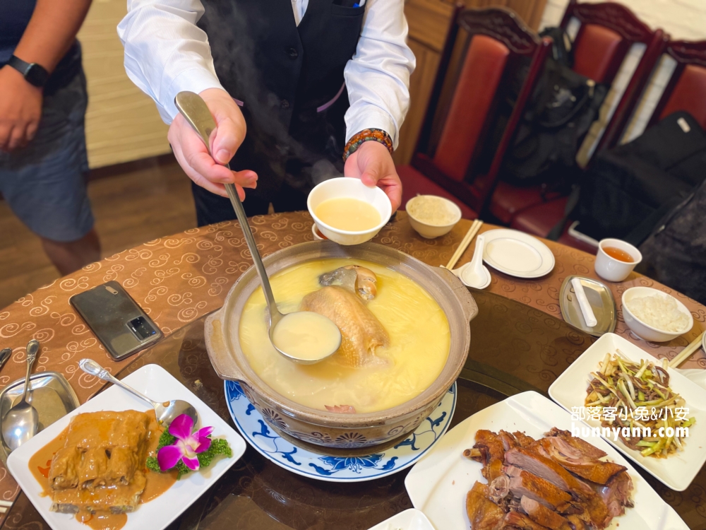 大安區美食推薦！驥園川菜餐廳，號稱地表最含膠質的砂鍋雞湯在這裡