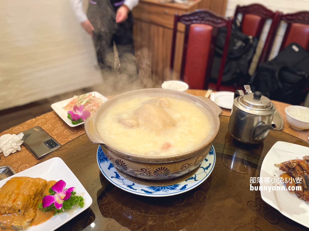 大安美食「驥園川菜餐廳」號稱最含膠質的砂鍋雞湯