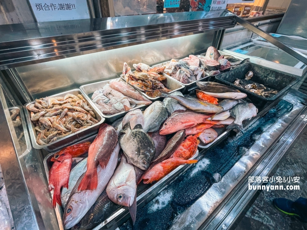【宜蘭】海世界複合式碳烤，來烤牡蠣、螃蟹、鮮魚、透抽、肉類吃到飽!!