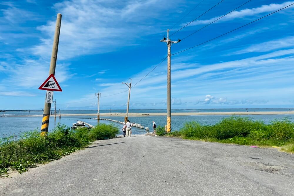 嘉義秘境白水湖壽島，海景第一排馬桶，美拍消失的島嶼和海潮馬路