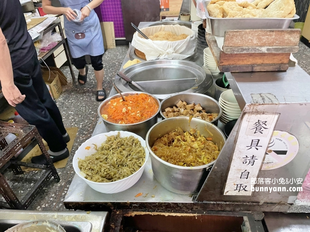 基隆天下魯肉飯｜十元魯肉飯和五十元排骨便當好吃