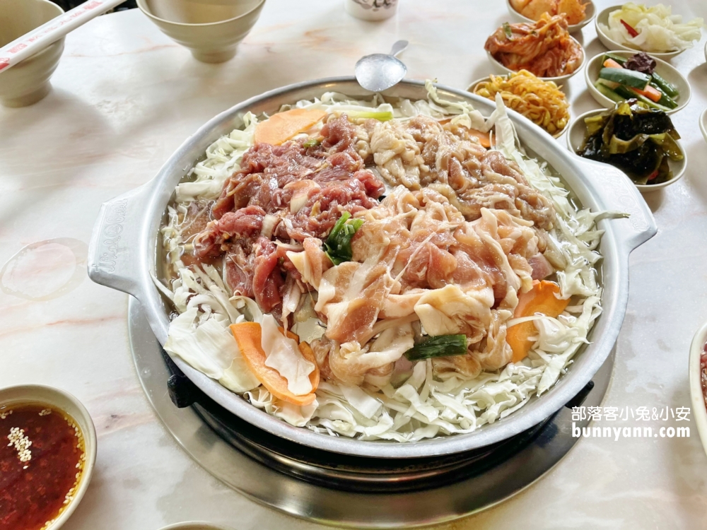帶你吃【韓江烤肉】牛小排吃到飽，韓式小菜隨你夾(菜色)