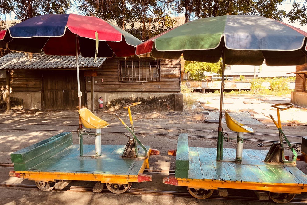 嘉義的蒜頭糖廠-蔗埕文化園區，搭五分車時間與搭乘優惠整理