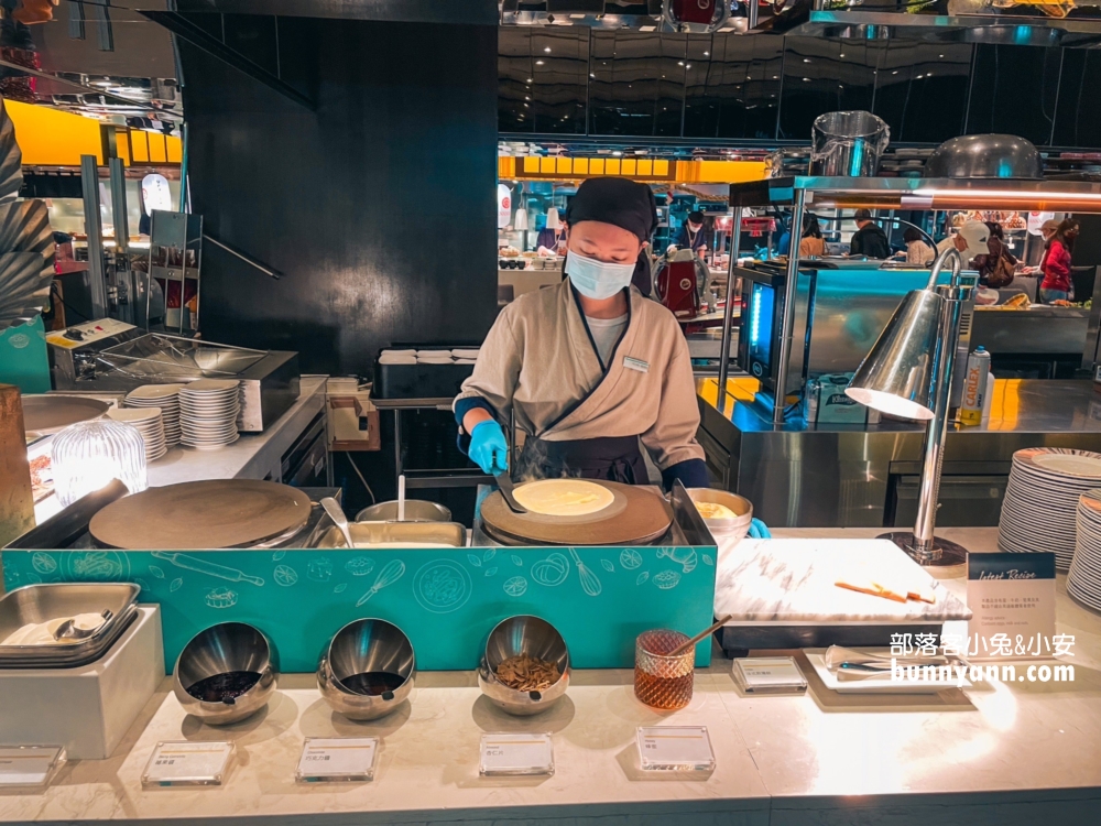 台北「寒舍艾美探索廚房」超強寒舍艾美酒店吃到飽，菜色、環境、預訂方式指南。