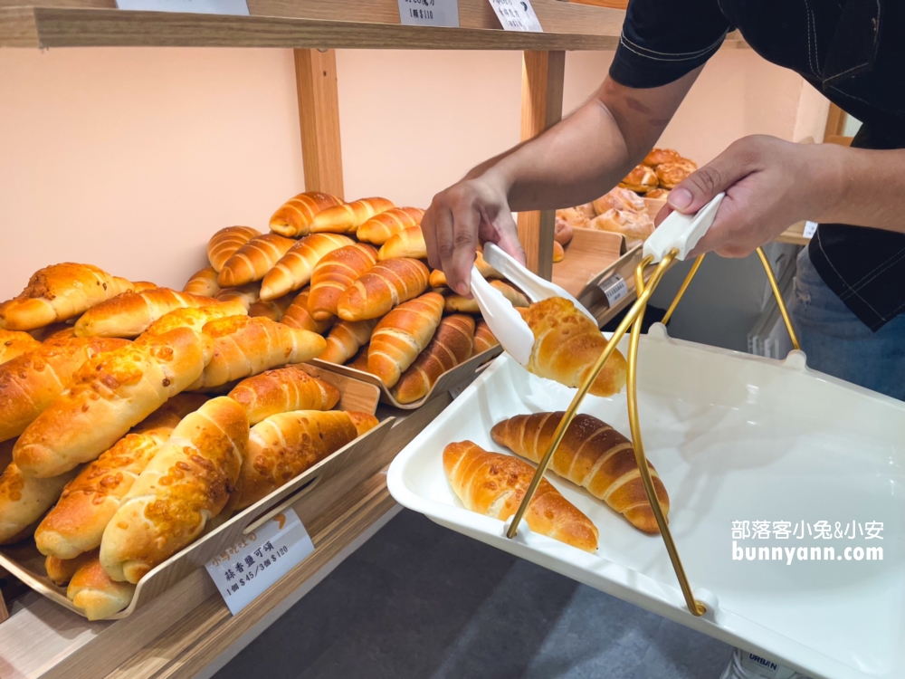 小鳥吃吐司圓山店》浮誇58公分巨大可頌麵包，超美韓系麵包店!!