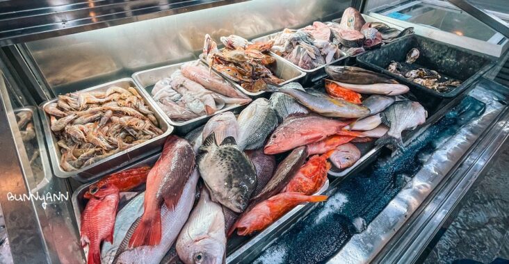 【宜蘭】海世界複合式碳烤，來烤牡蠣、螃蟹、鮮魚、透抽、肉類吃到飽!! @小兔小安*旅遊札記