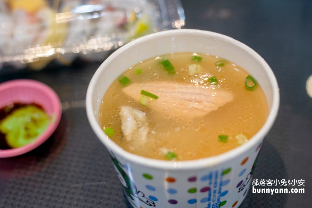台中西區美食》阿裕壽司(環境)，台中人都推薦的排隊平價壽司。